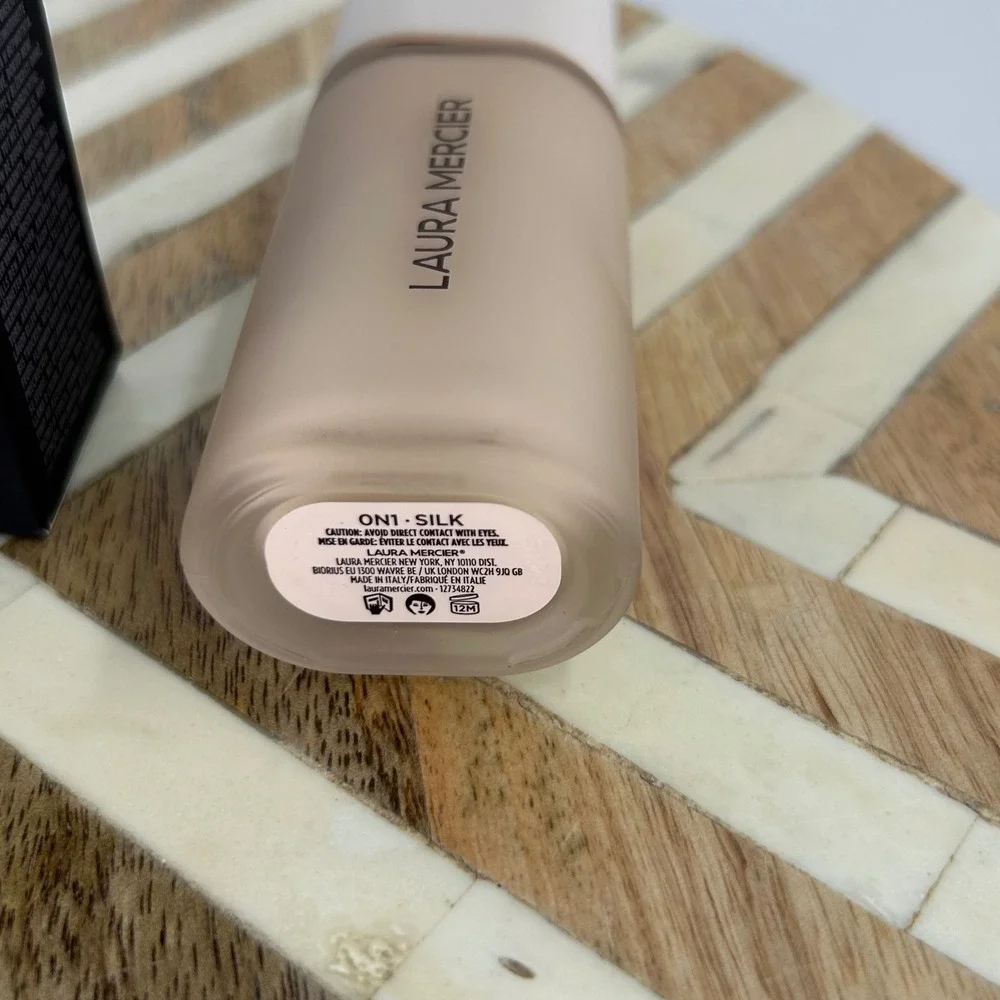 Laura Mercier Real Flawless Weightless Perfecting Foundation 0N1 Silk 1oz New